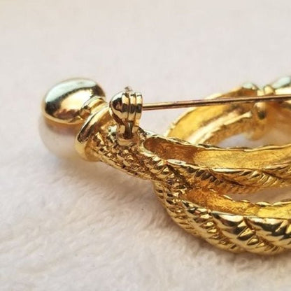 Vintage Gold Tone Faux Pearl Brooch