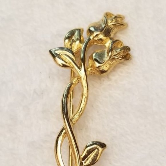 Small Vintage Gold Tone Rose Brooch
