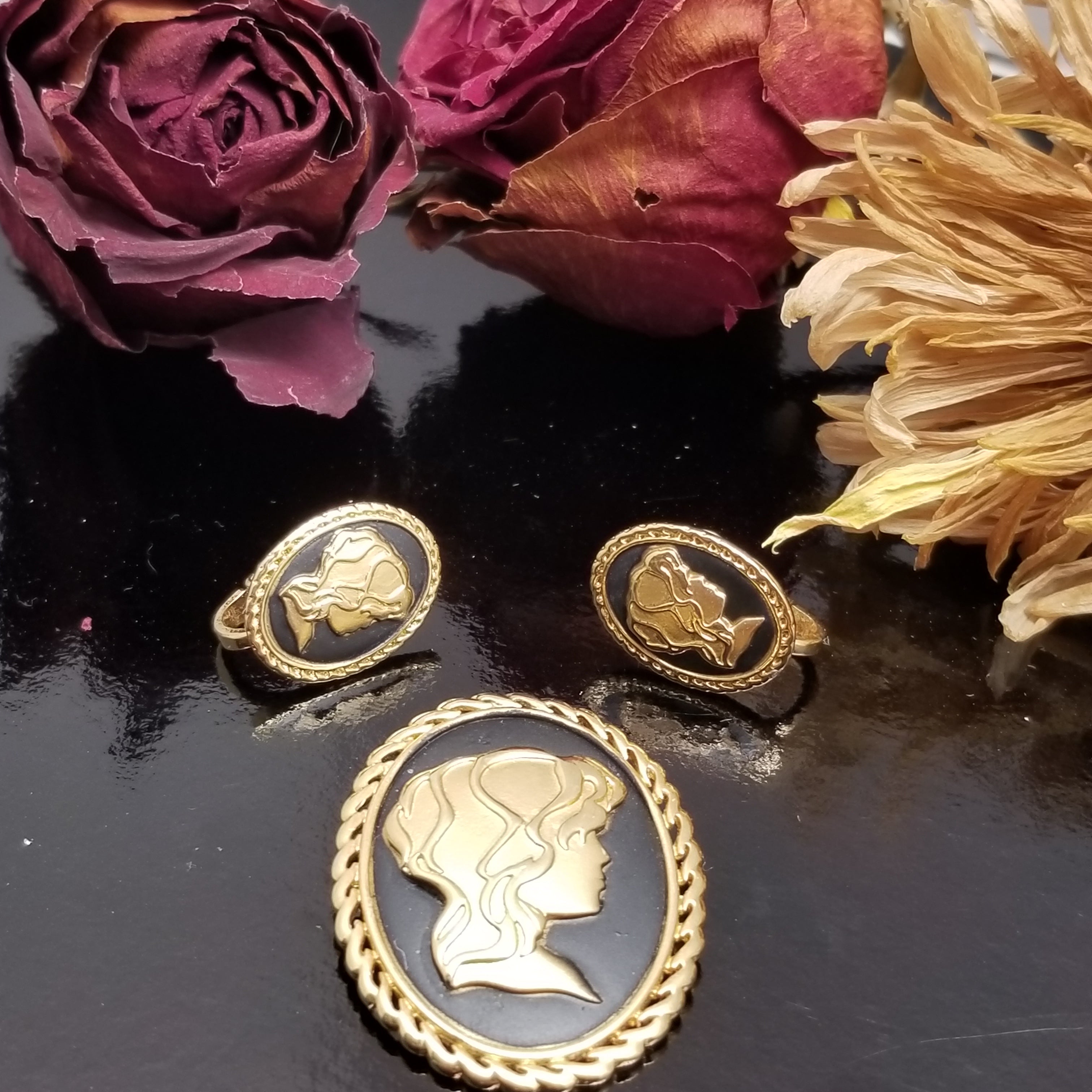 Gold Tone Right Facing Cameo Clip On Earrings And Pendant