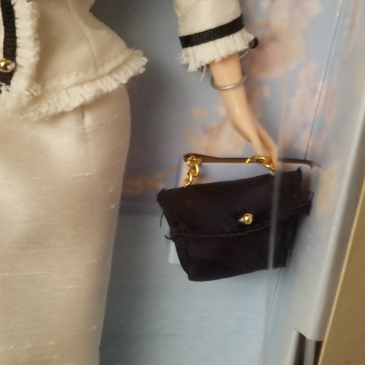 1998 Winter Collection City Seasons Barbie Collector's Edition