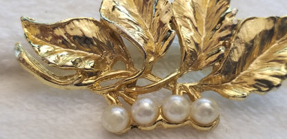 Vintage Gold Tone Pearl Leaves Brooch