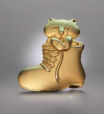 Gold Tone Cat In Boot Brooch