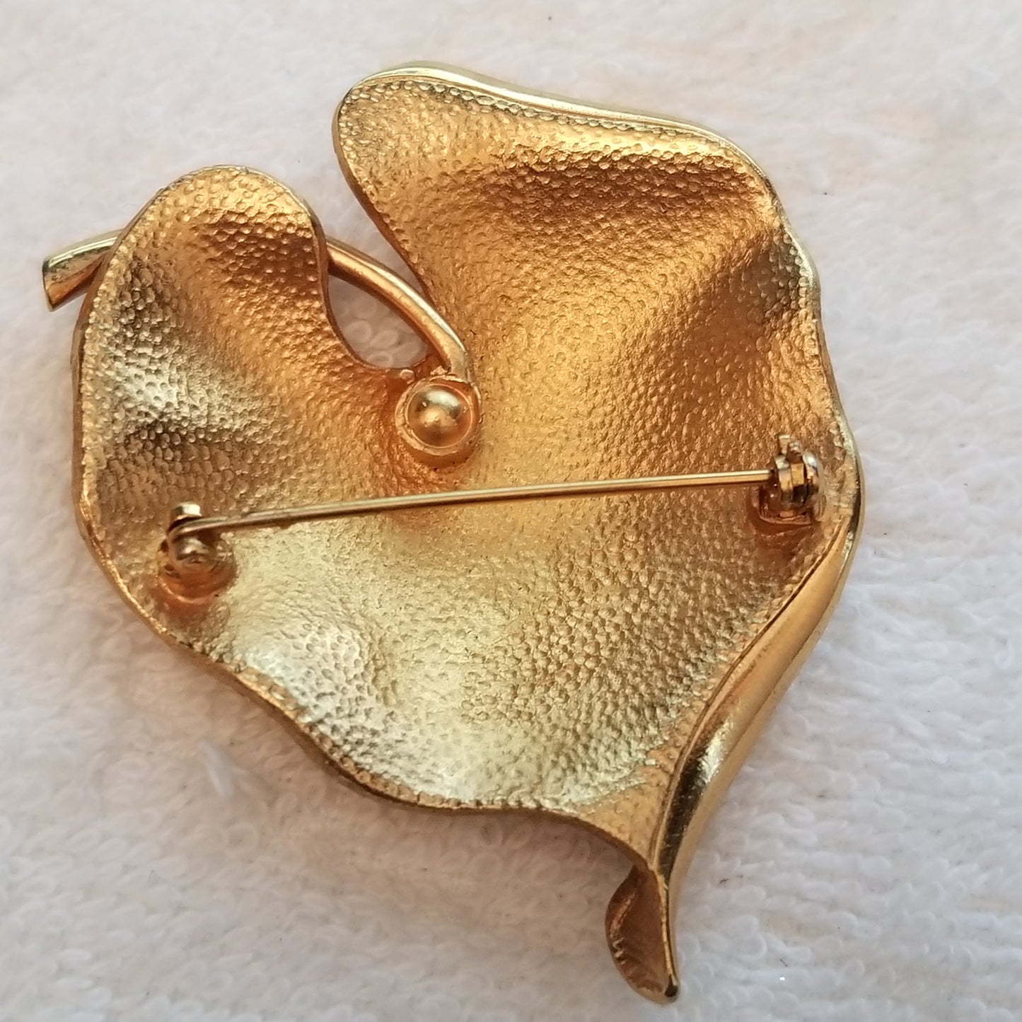 Gold Tone Leaf Brooch