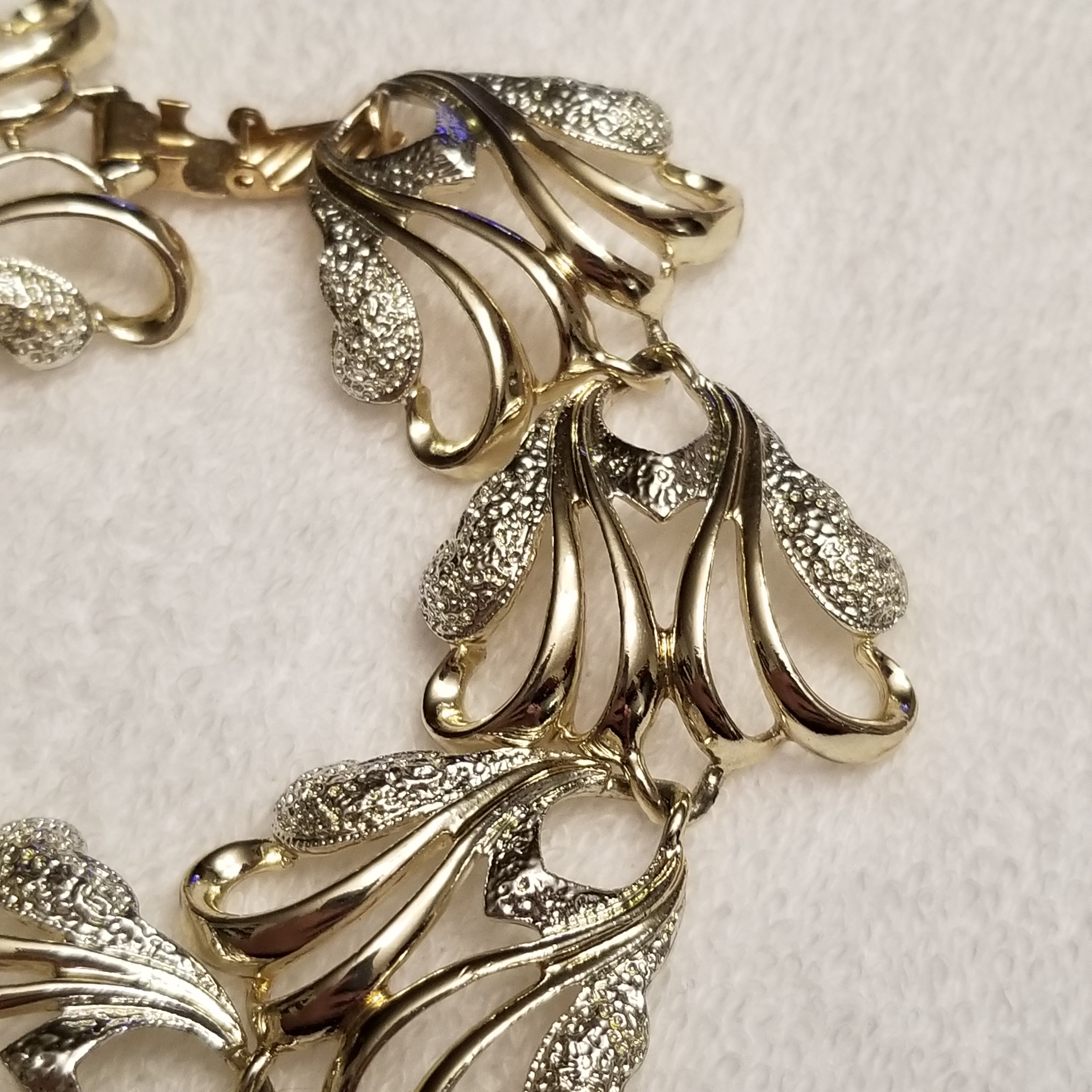 Vintage Sarah Coventry "FROSTED FEATHERS