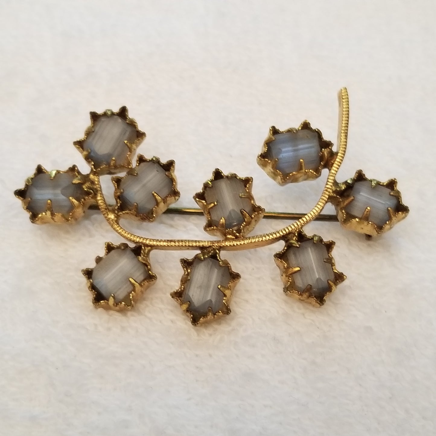 Gold Tone Leaf Brooch