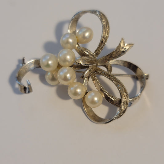 Vintage Sterling Pearl Brooch