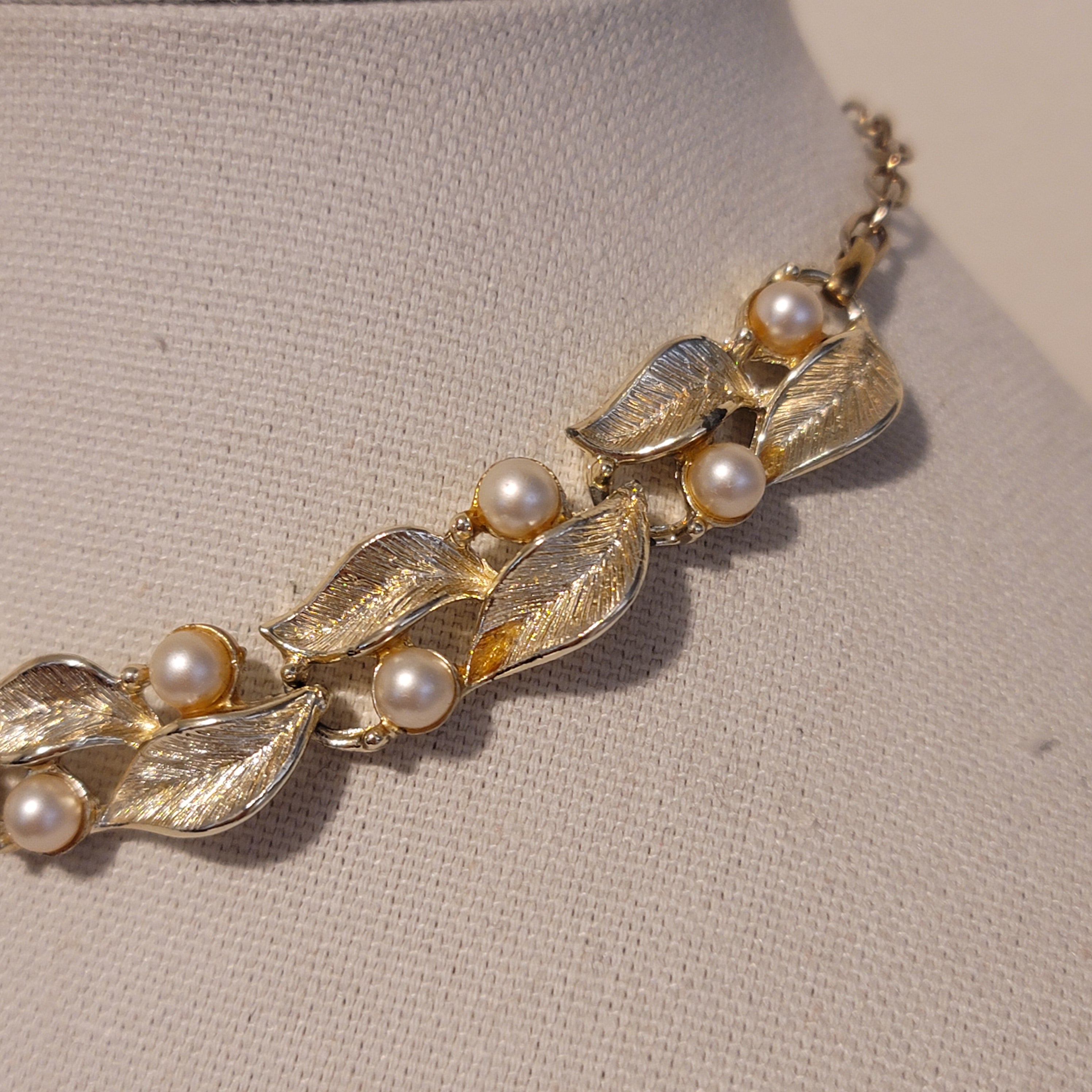 Vintage Gold Tone Choker Necklace