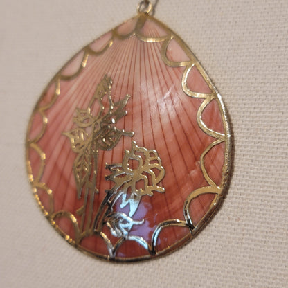 Pink Gilded Sea Shell Pendant Necklace
