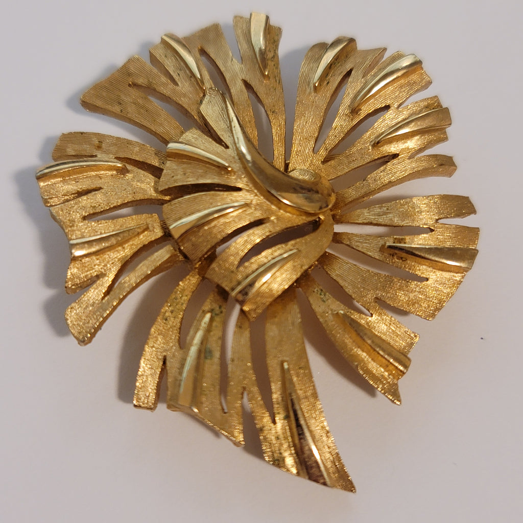Vintage Gold Tone Crown Trifari Brooch