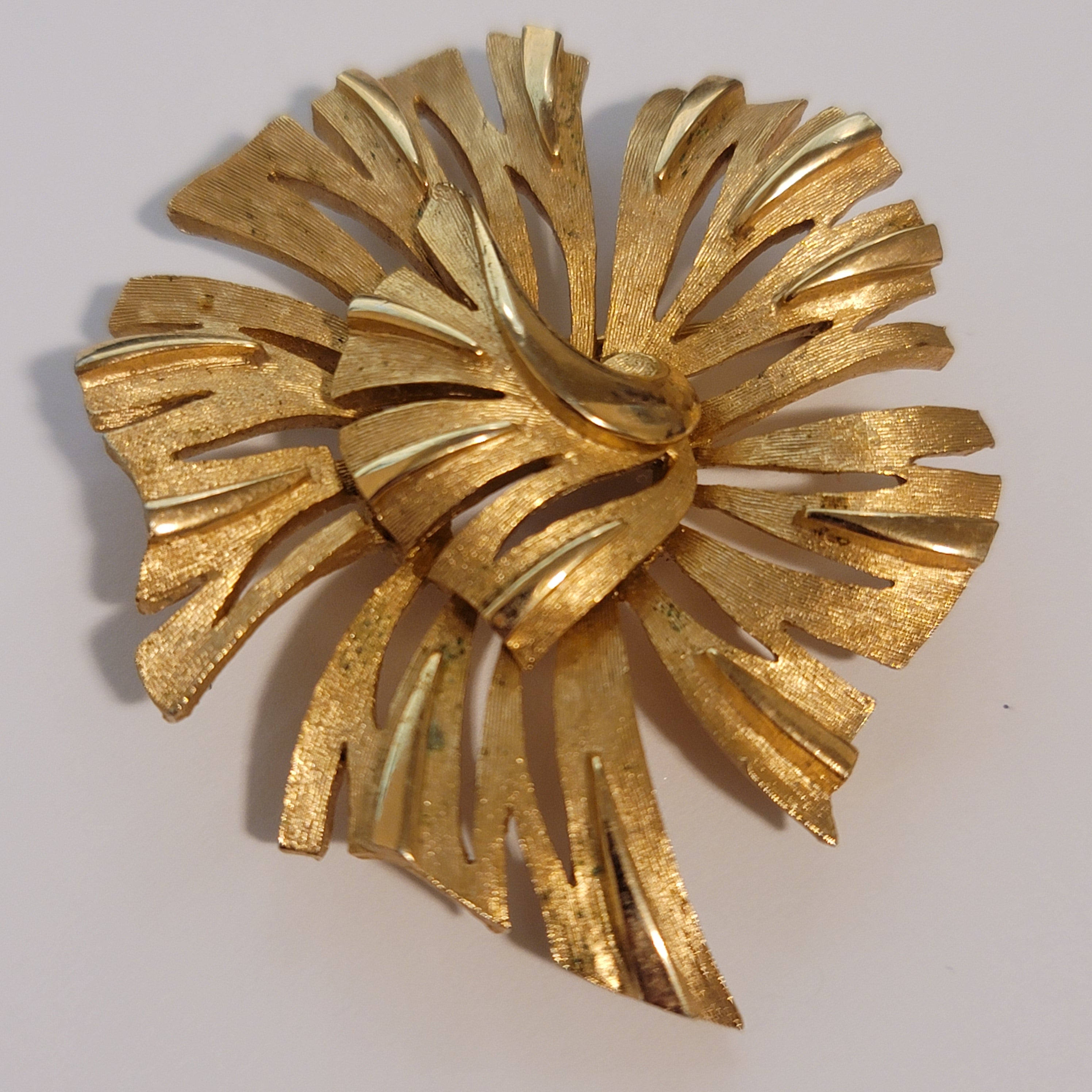 Vintage Gold Tone Crown Trifari Brooch