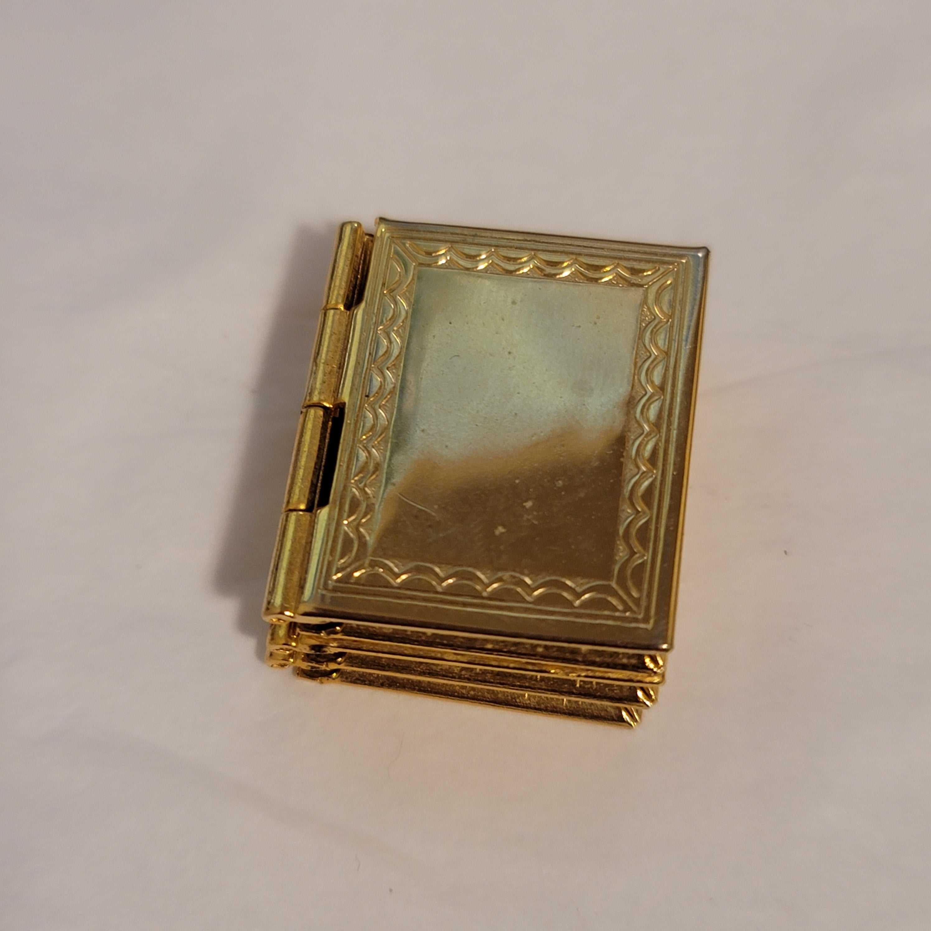 Vintage Gold Tone Photo Book Locket