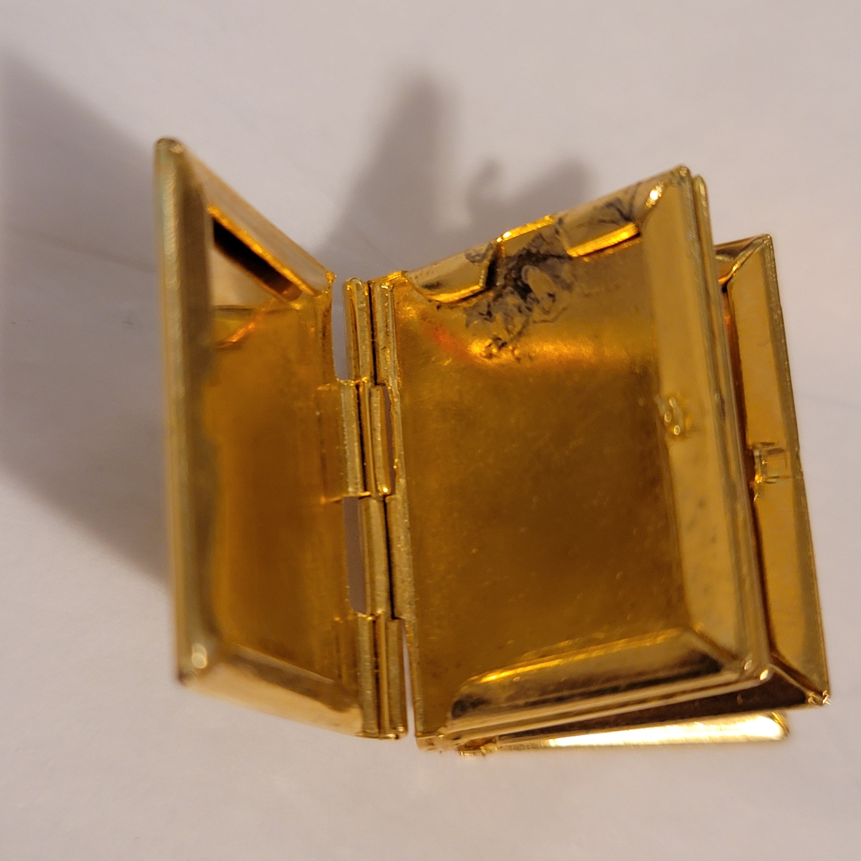 Vintage Gold Tone Photo Book Locket