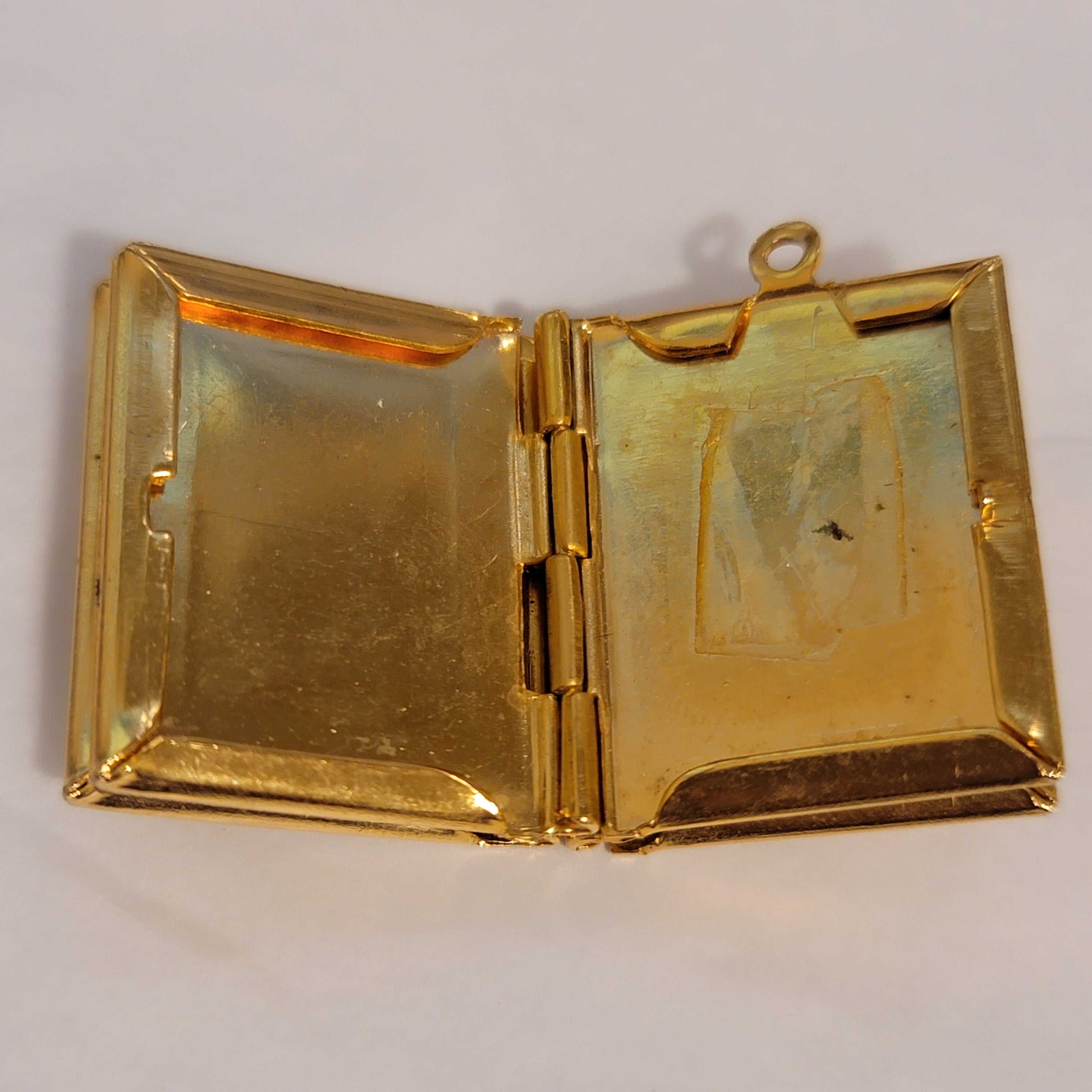Vintage Gold Tone Photo Book Locket