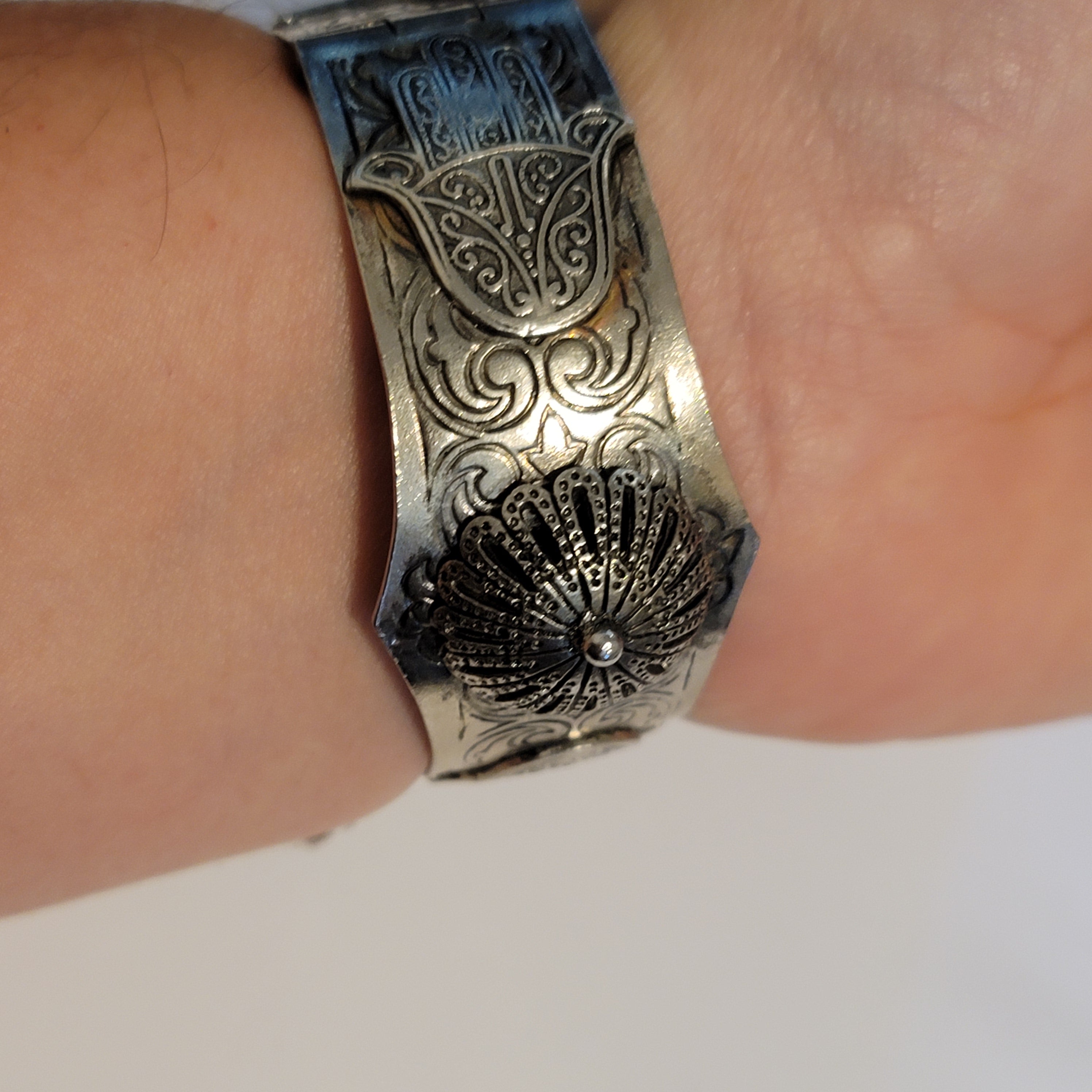 Silver Tone hinge Hamsa Camel Bracelet