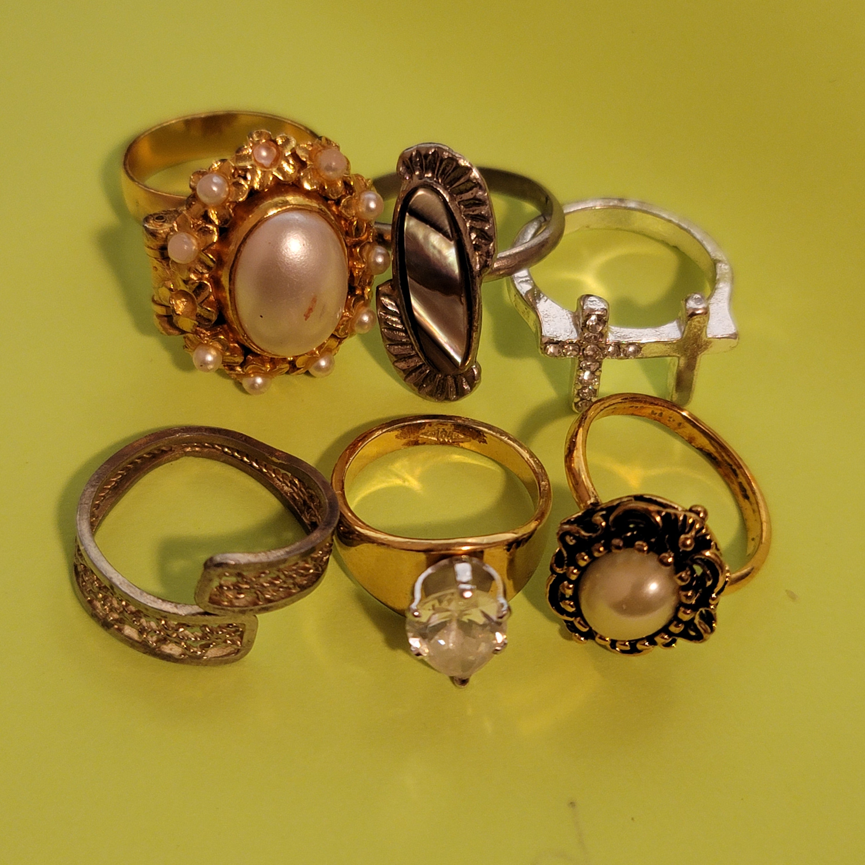 Lot of 6 Rings