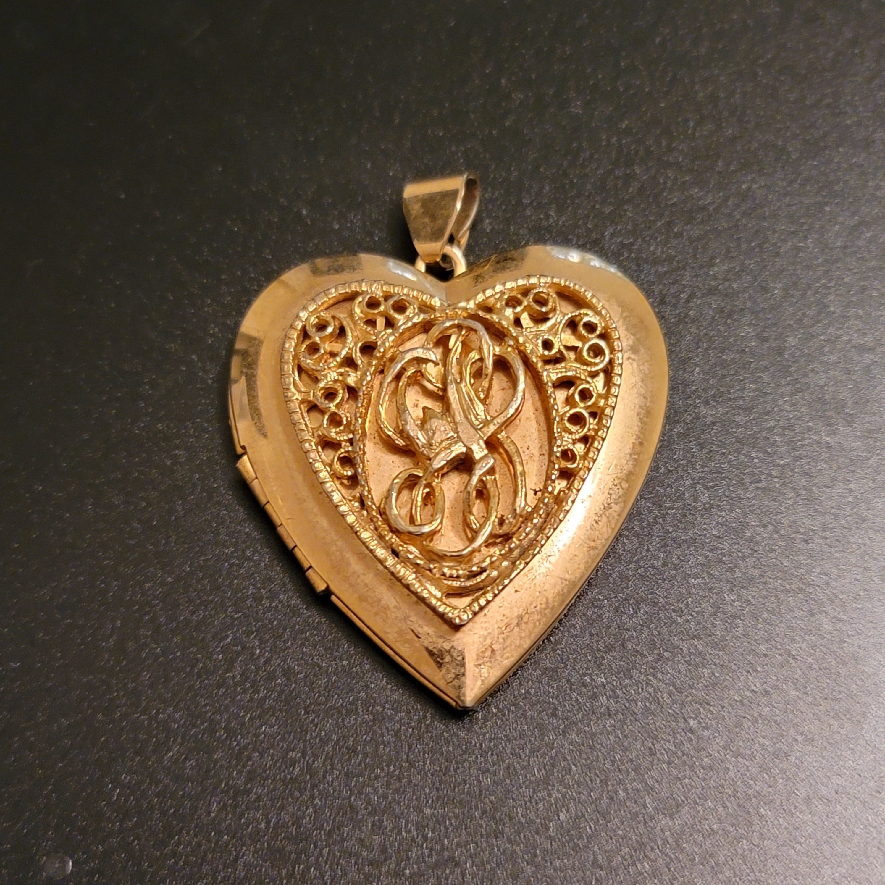Vintage Gold Tone Heart Locket