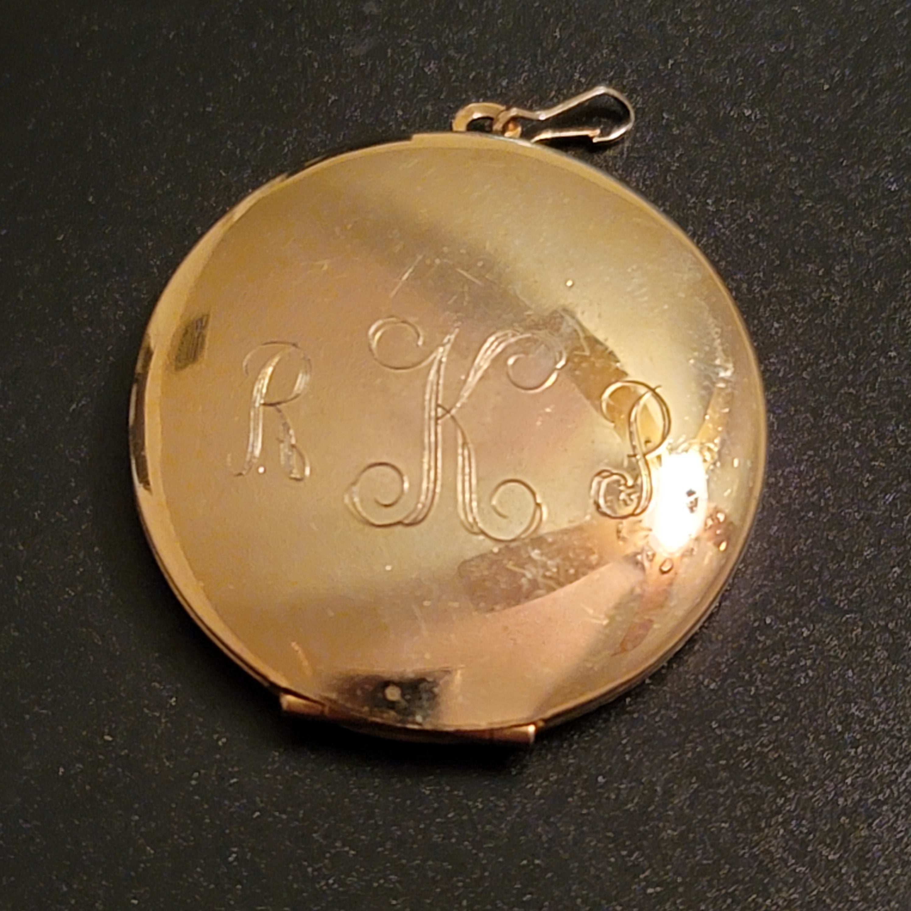 Vintage Monogram Gold Tone Round Locket