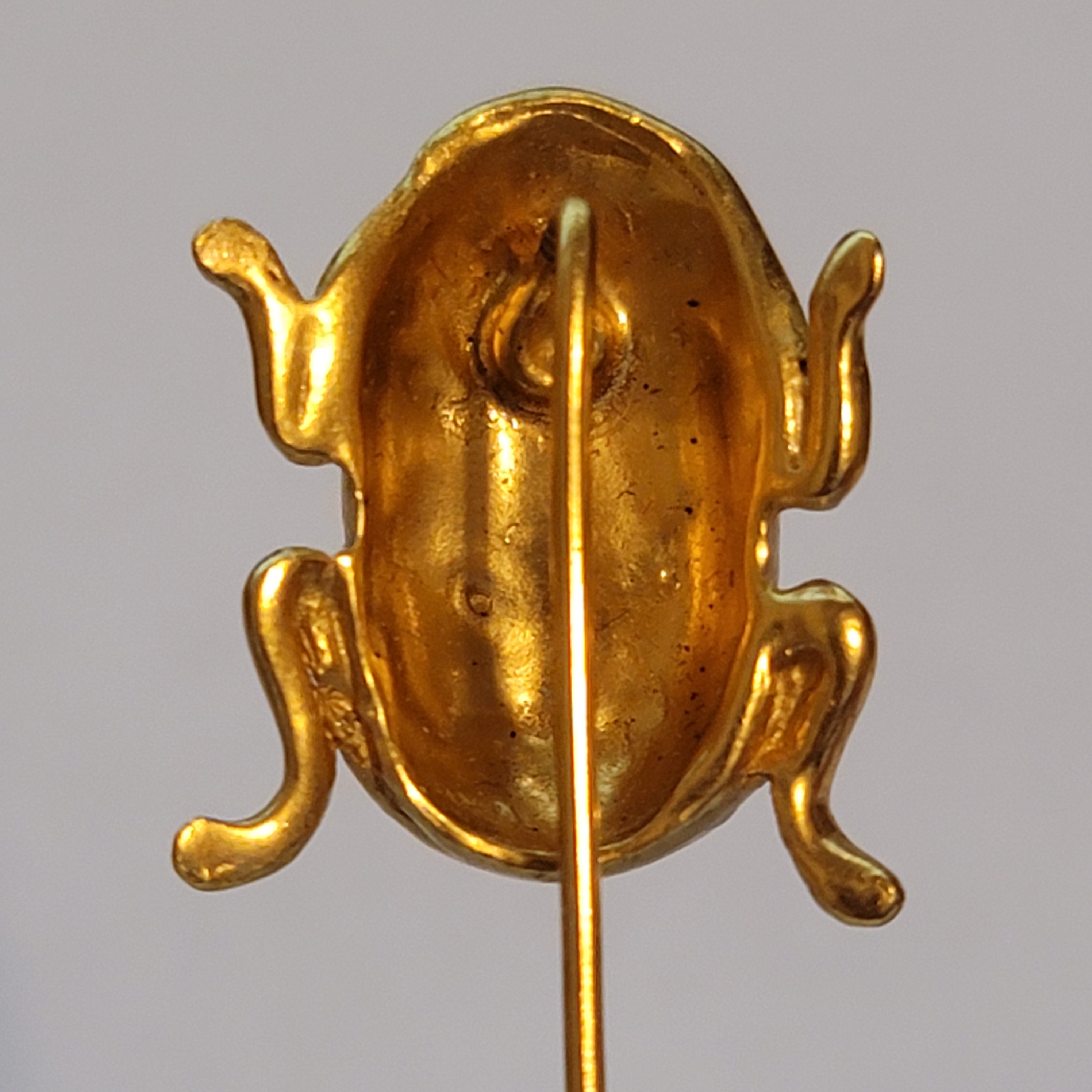 Gold Tone Frog Stick Pin