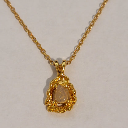 Gold Tone Pendant Necklace