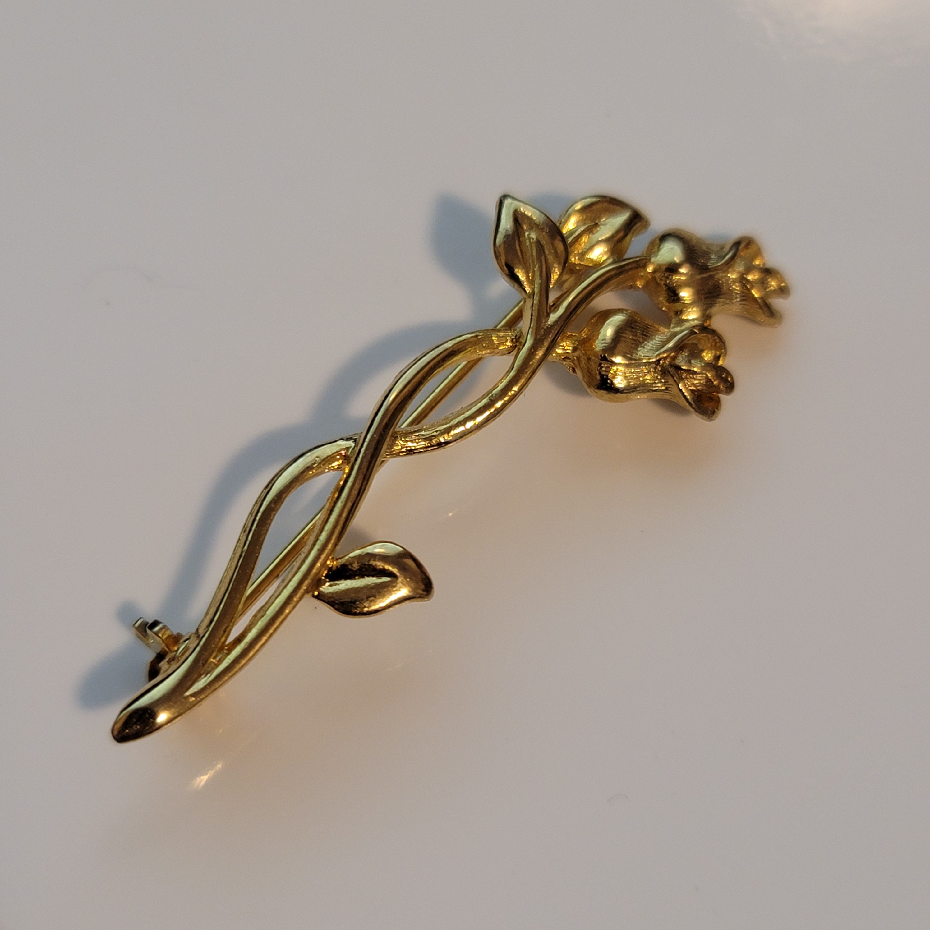 Small Vintage Gold Tone Rose Brooch