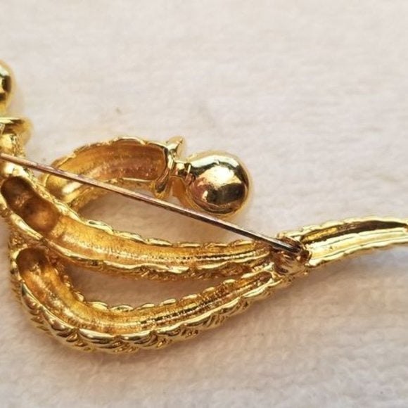 Vintage Gold Tone Faux Pearl Brooch