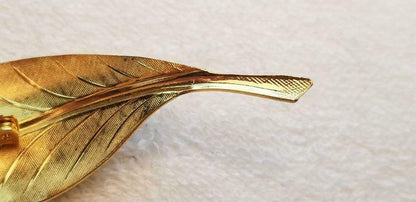 Vintage Gold Tone Leaf Brooch