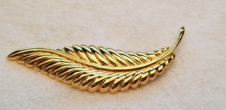 Gold Tone Feather Brooch