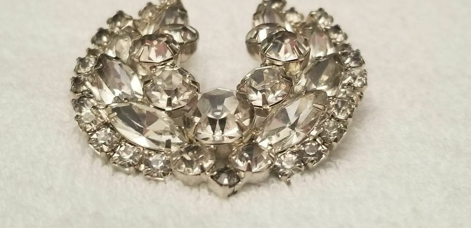 Vintage Silver Tone Rhinestone Wreath Brooch