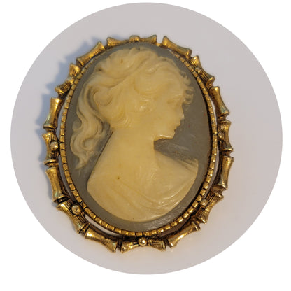 Vintage Style Gray Right Facing Oval Cameo