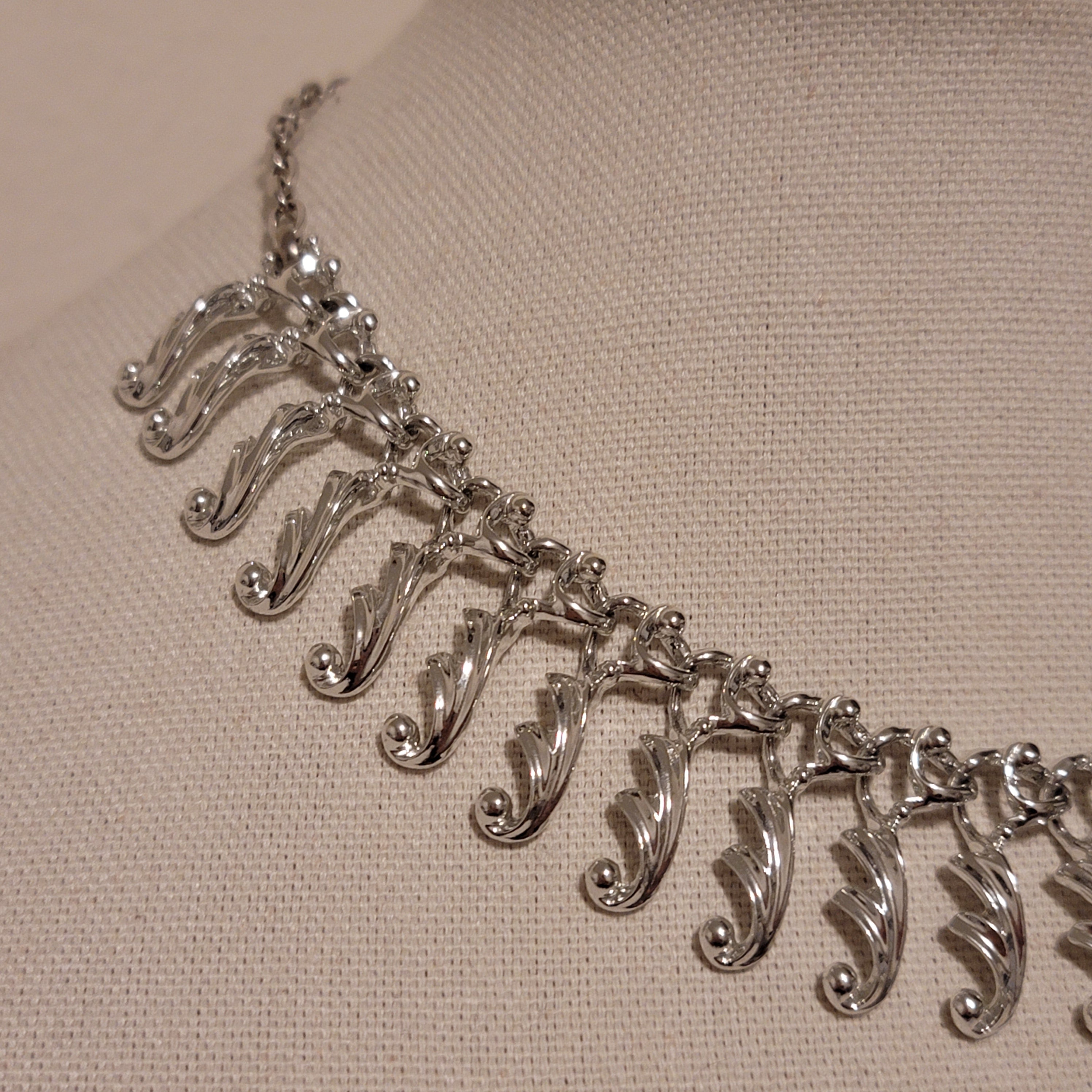 Vintage Sarah Coventry FANCY FREE Necklace