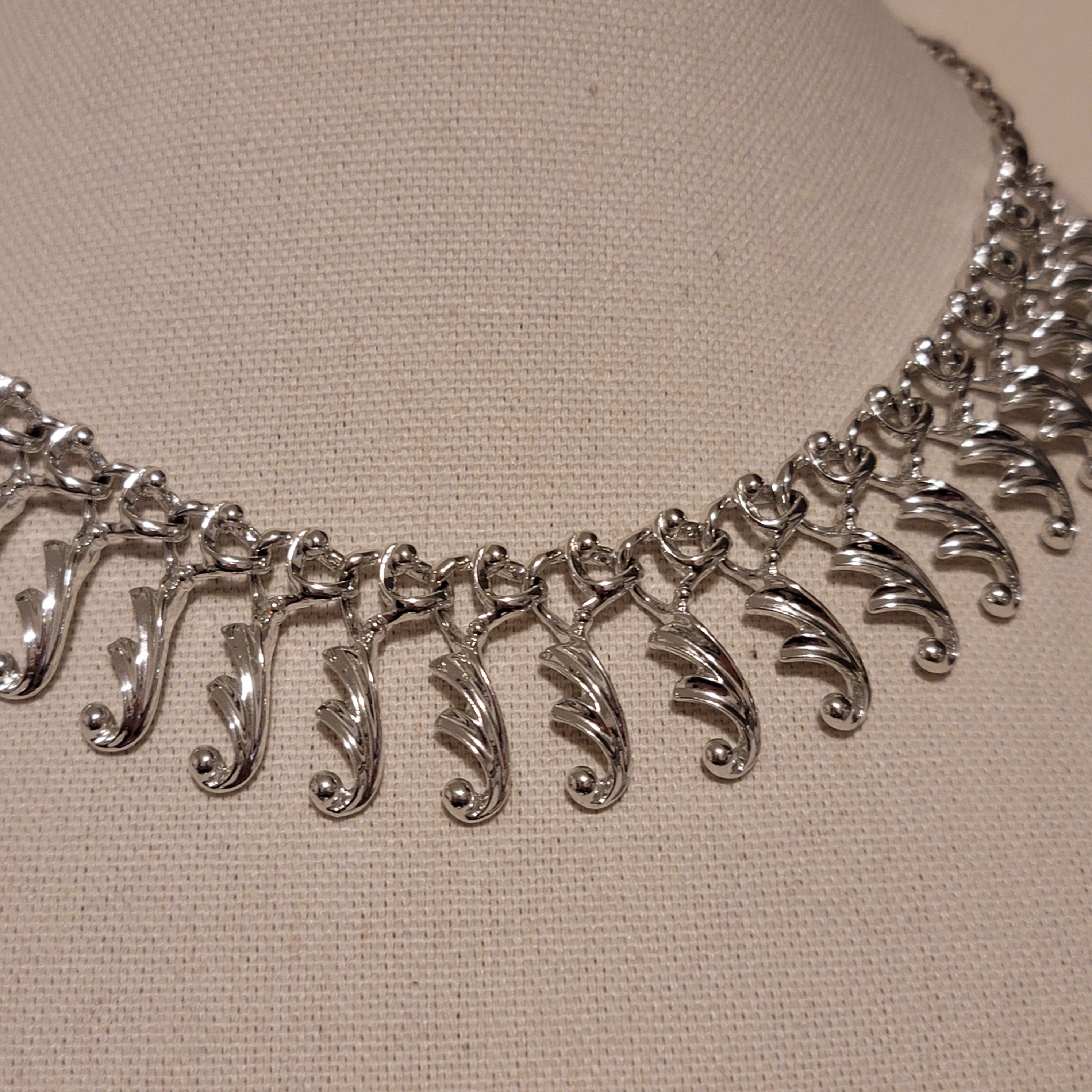 Vintage Sarah Coventry FANCY FREE Necklace