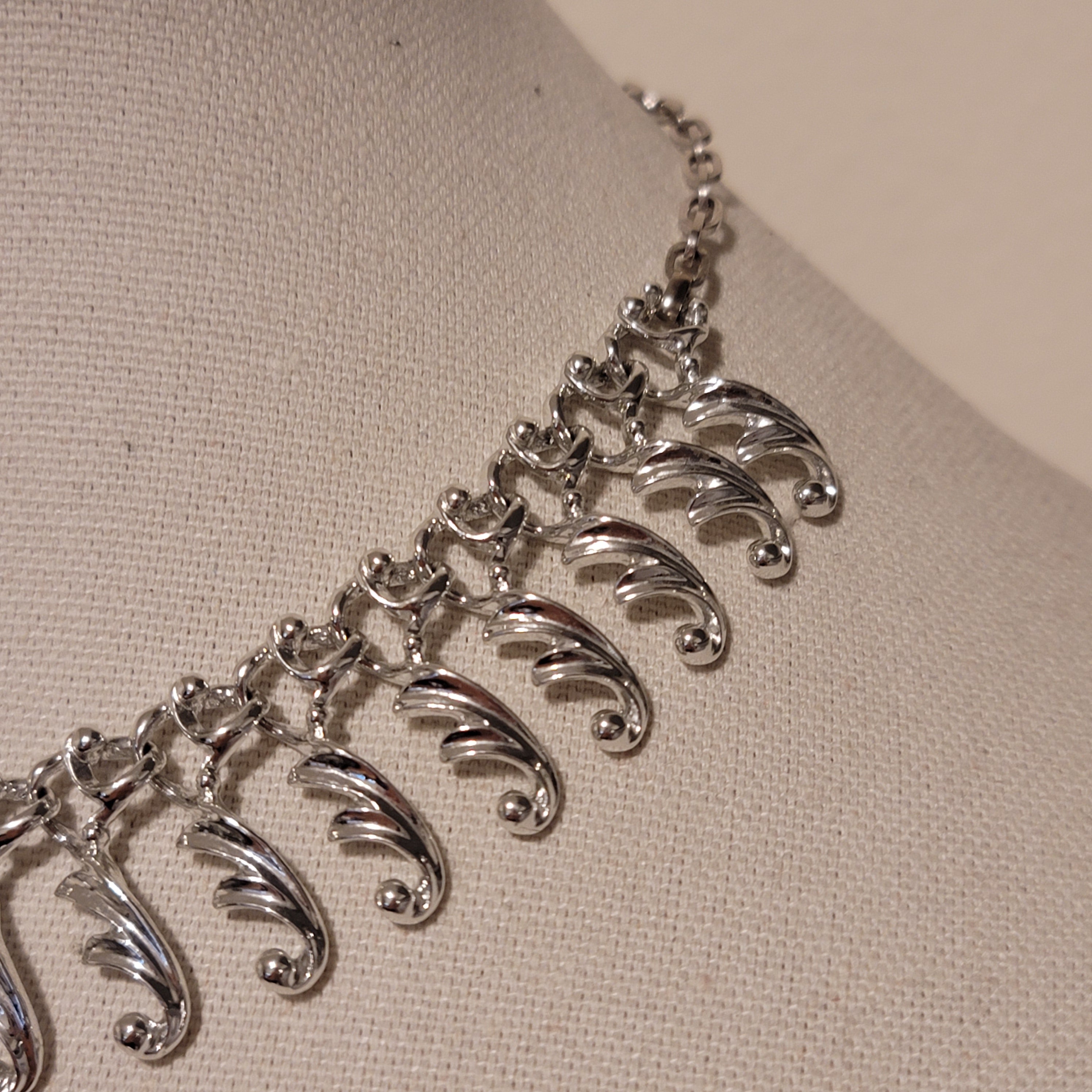 Vintage Sarah Coventry FANCY FREE Necklace