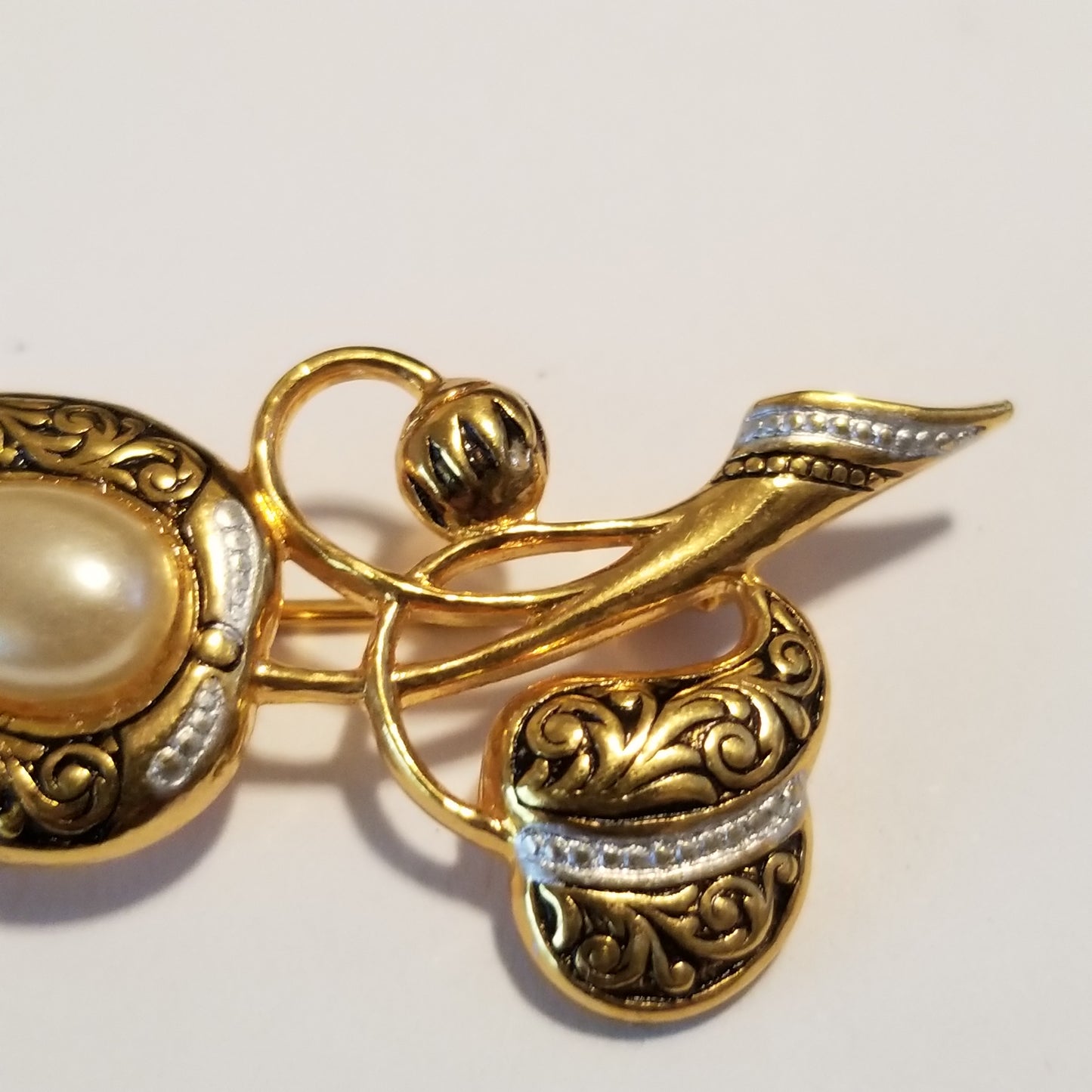 Vintage Toledoware Gold Tone Brooch