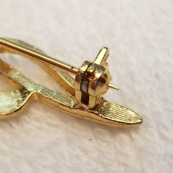 Small Vintage Gold Tone Rose Brooch