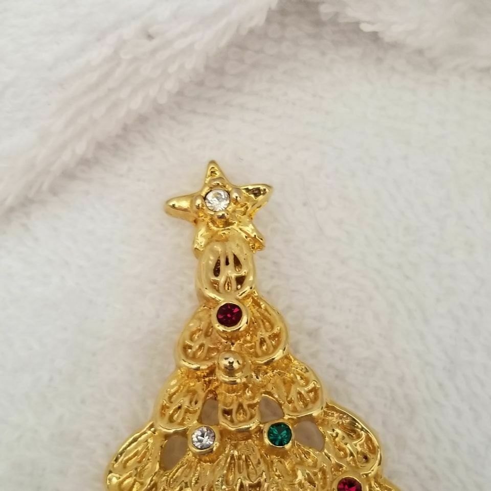 Gold Tone Christmas Tree Brooch