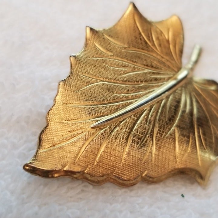 Gold Tone Fall Leaf Brooch