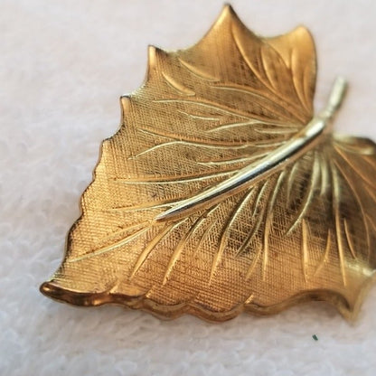 Gold Tone Fall Leaf Brooch