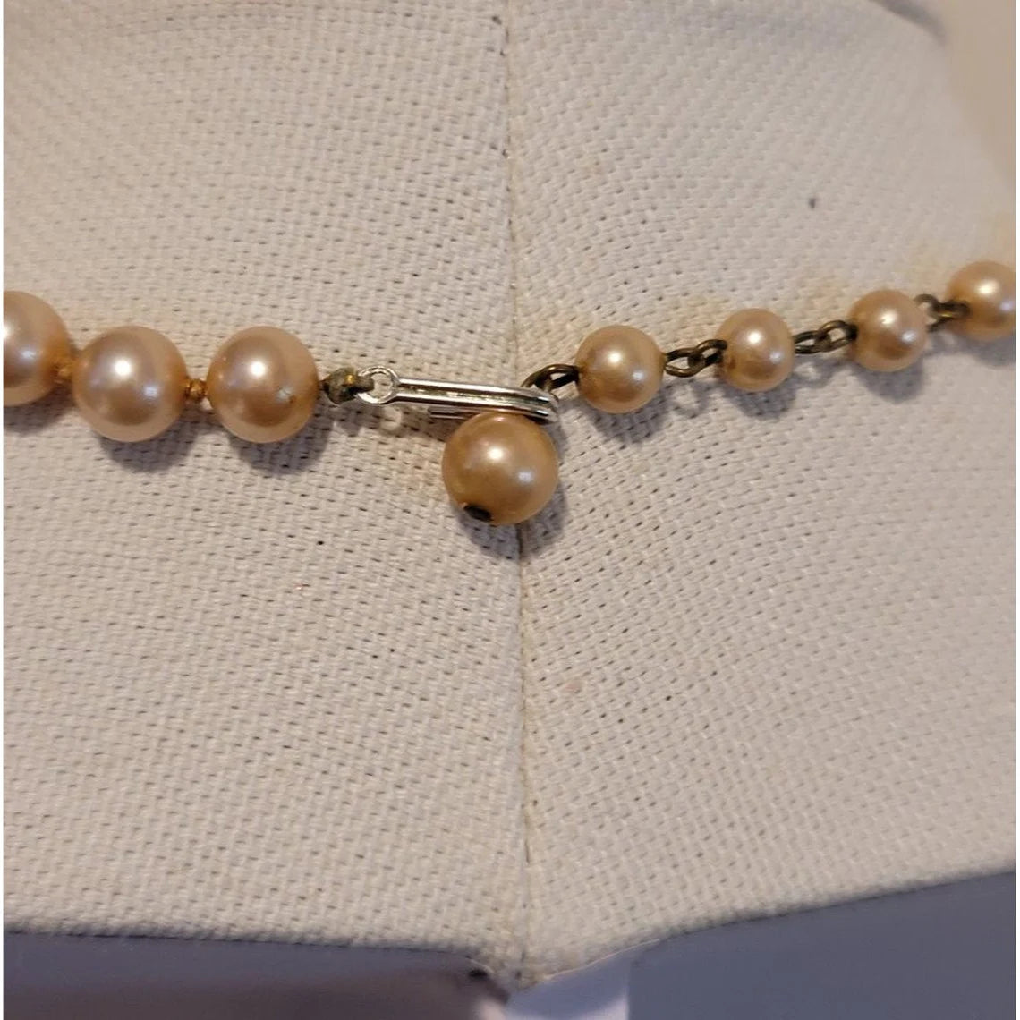 Vintage Simulated Pearl Necklace