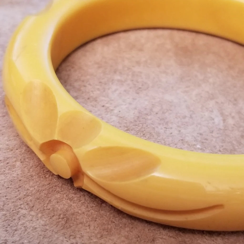 Vintage Butterscotch Bakelite Bangle Bracelet