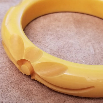 Vintage Butterscotch Bakelite Bangle Bracelet
