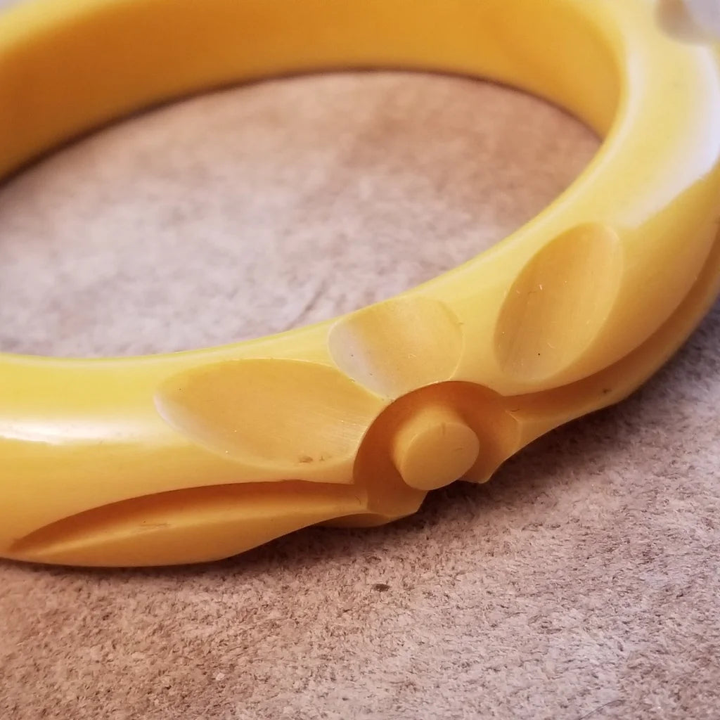 Vintage Butterscotch Bakelite Bangle Bracelet