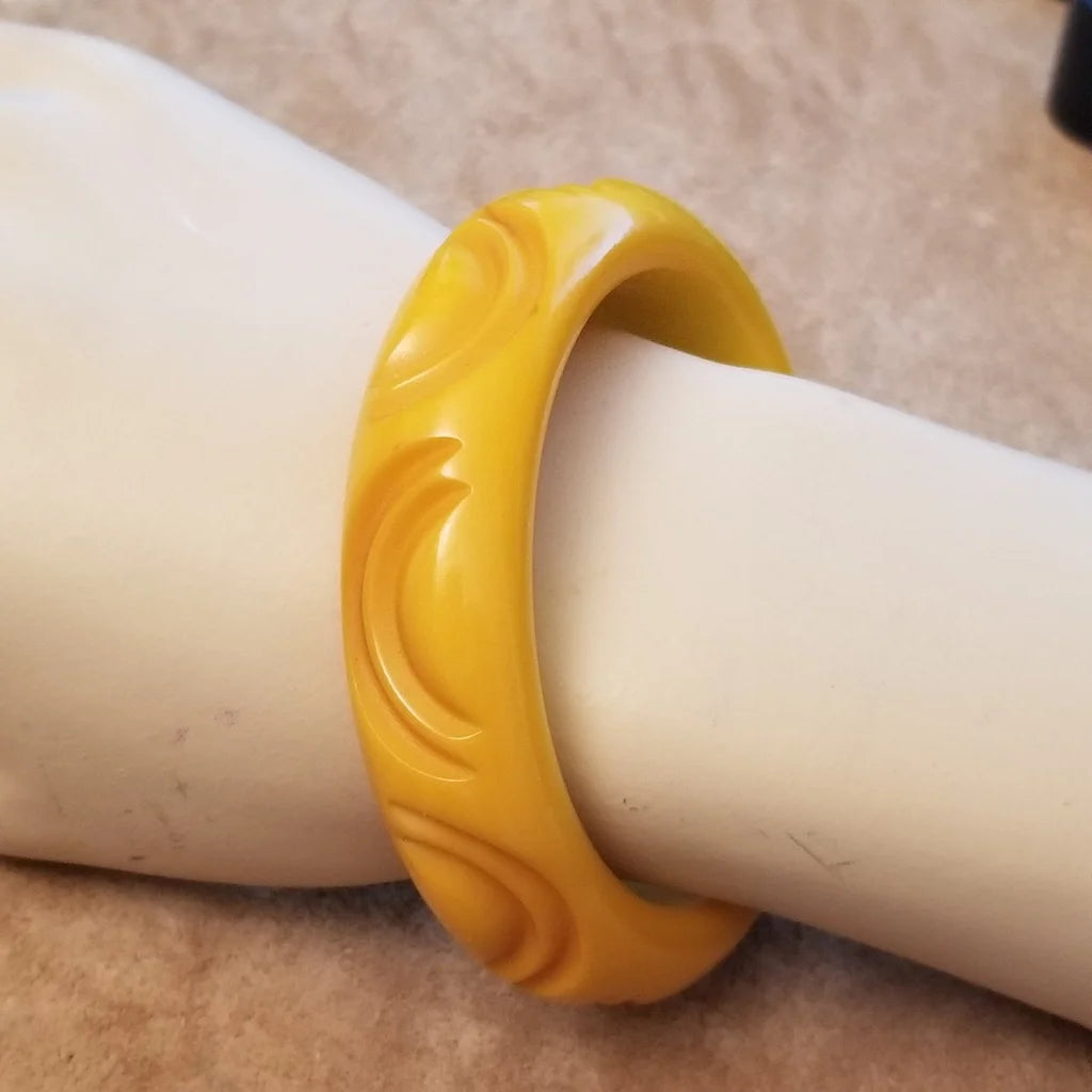 Vintage Butterscotch Bakelite Bangle Bracelet