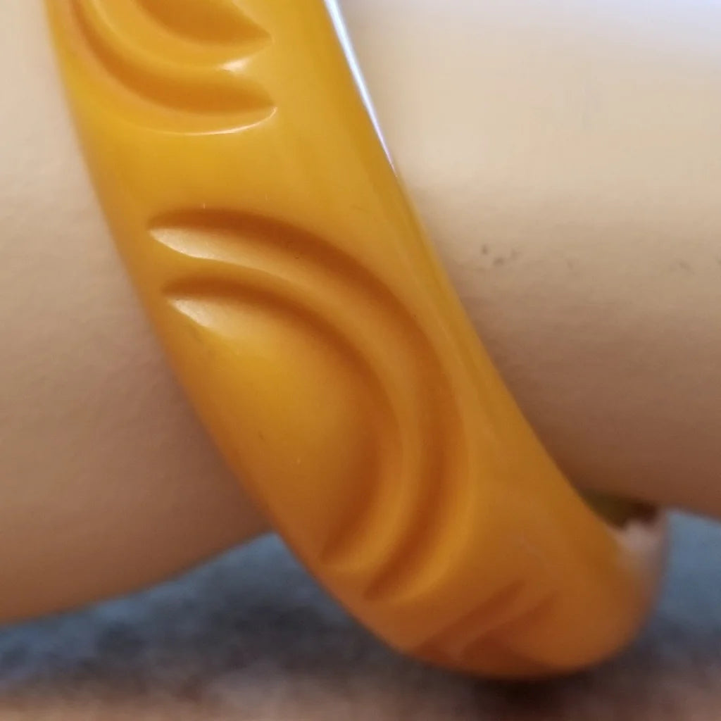 Vintage Butterscotch Bakelite Bangle Bracelet