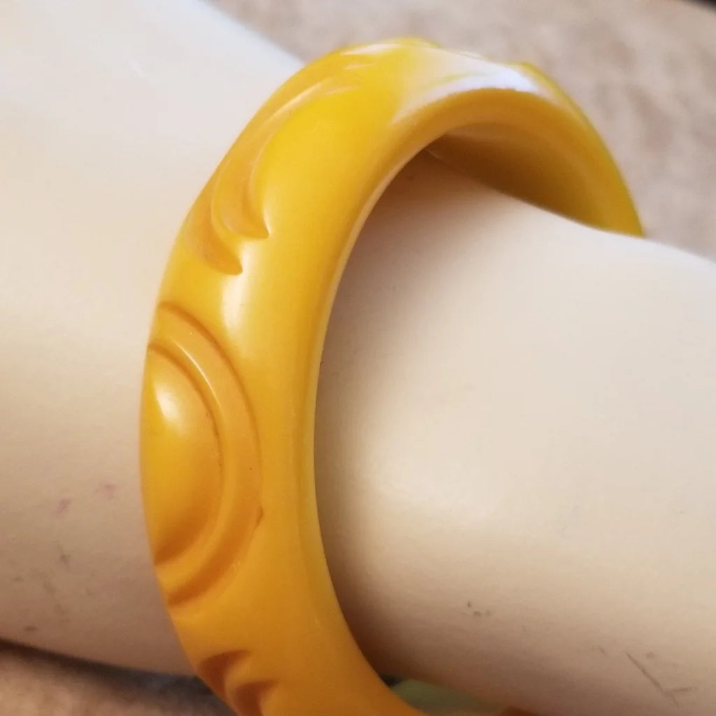 Vintage Butterscotch Bakelite Bangle Bracelet