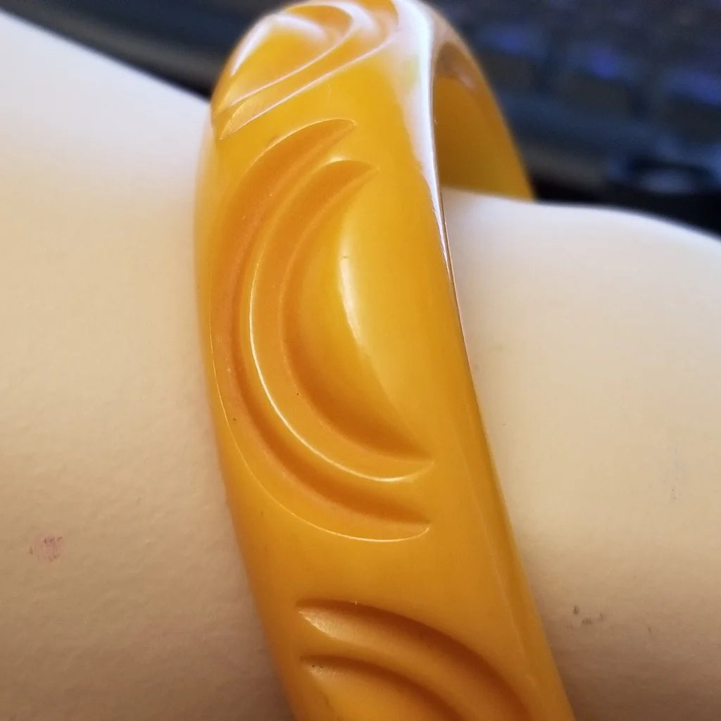 Vintage Butterscotch Bakelite Bangle Bracelet