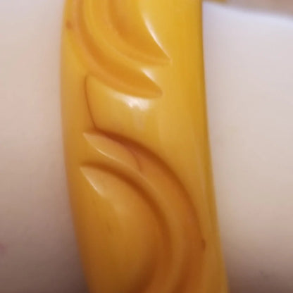 Vintage Butterscotch Bakelite Bangle Bracelet