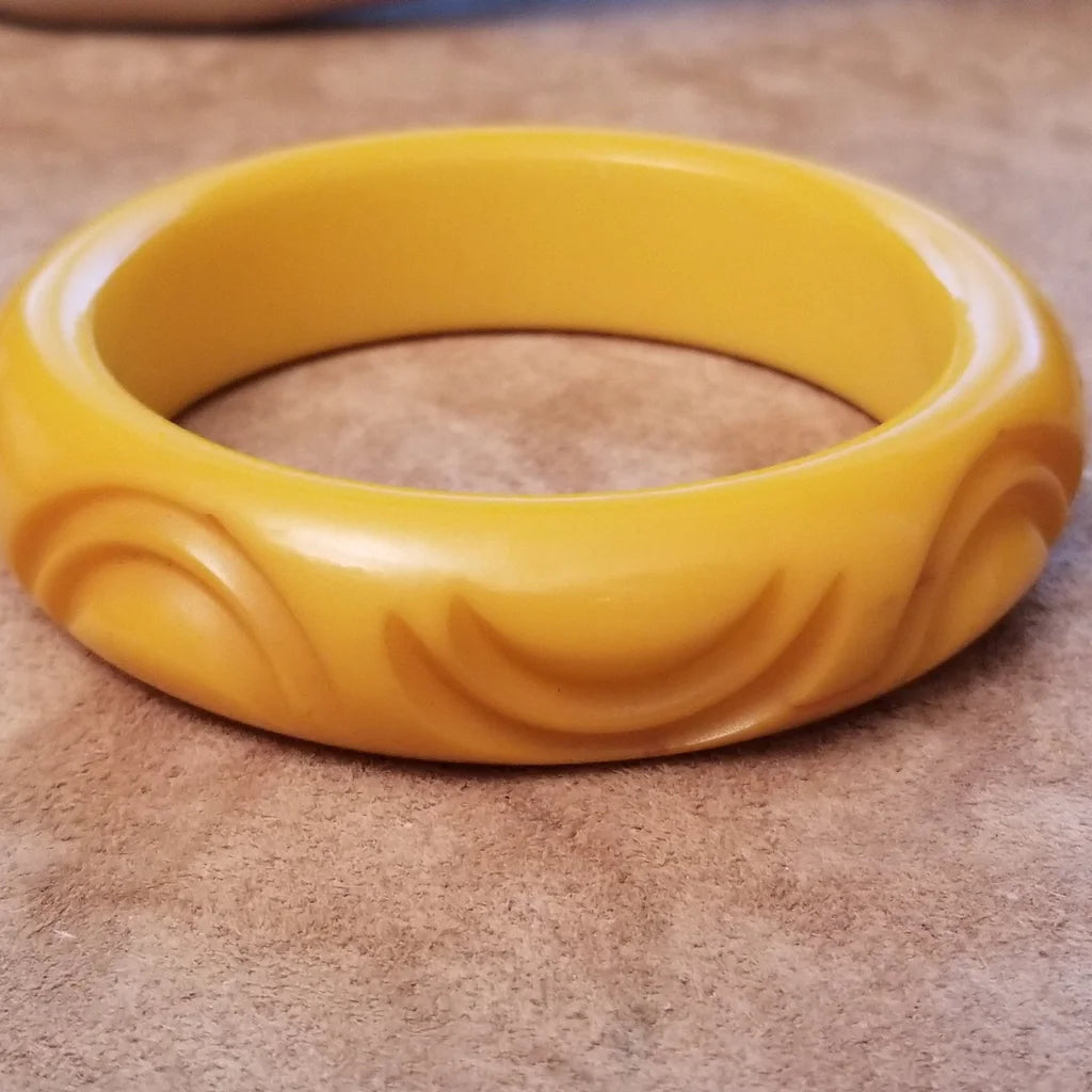 Vintage Butterscotch Bakelite Bangle Bracelet