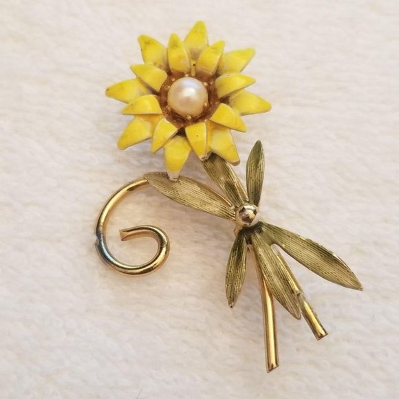 Gold Tone Yellow Flower Brooch