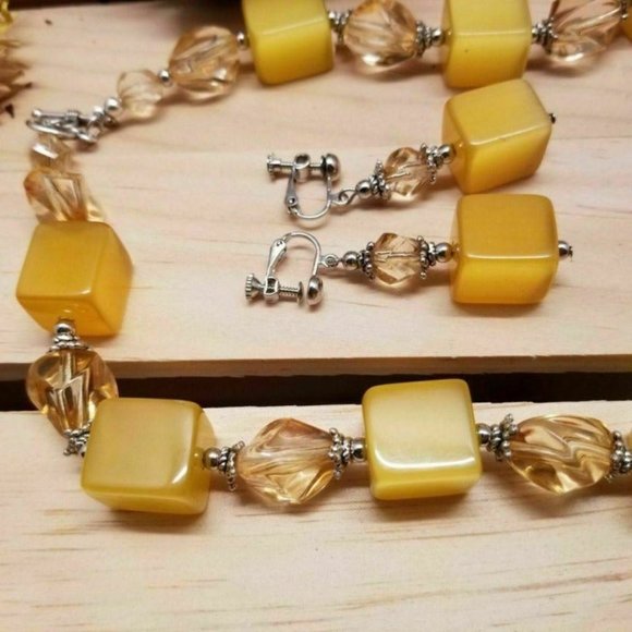 Vintage Yellow Moonglow Cube Necklace Set