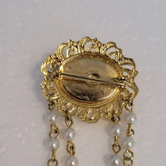 Vintage Gold Tone Simulated Pearl Brooch